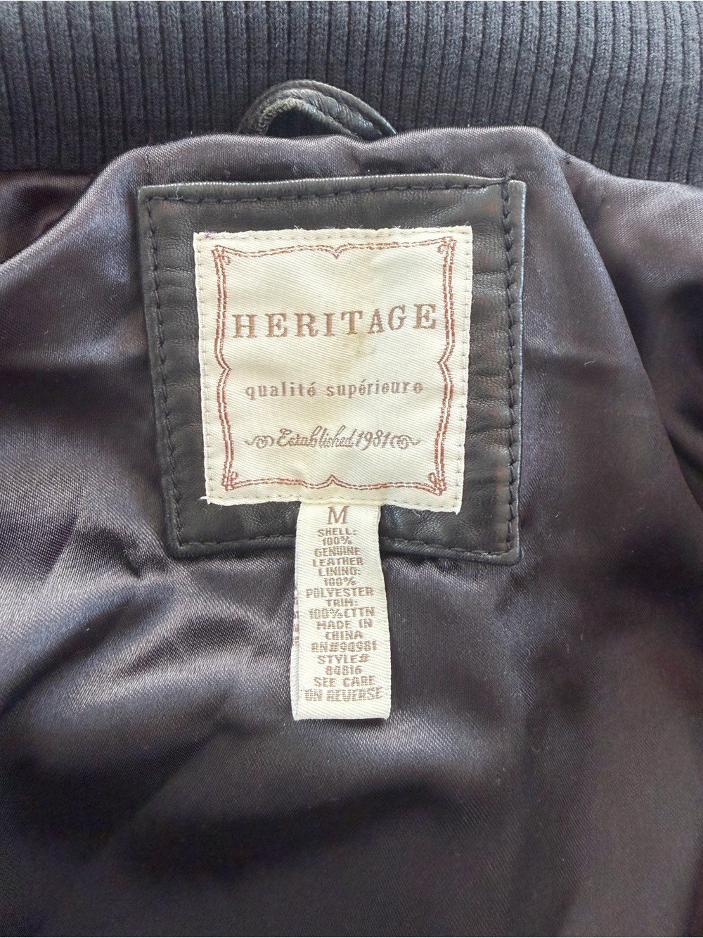 Heritage - Women’s Black Leather Bomber Jacket with Rib Knit Collar - size Med - Picture 8 of 9